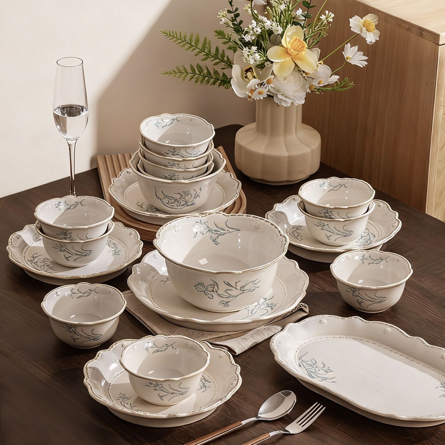 碗碟套装家用2025新款高颜值中古风餐具碗盘套装碗具乔迁新婚礼物