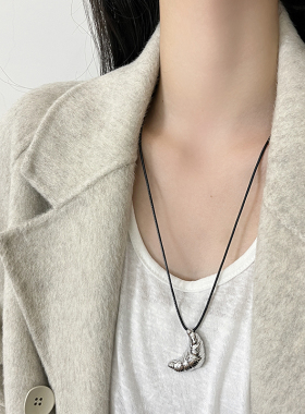 韩系牛角包吊坠长款项链