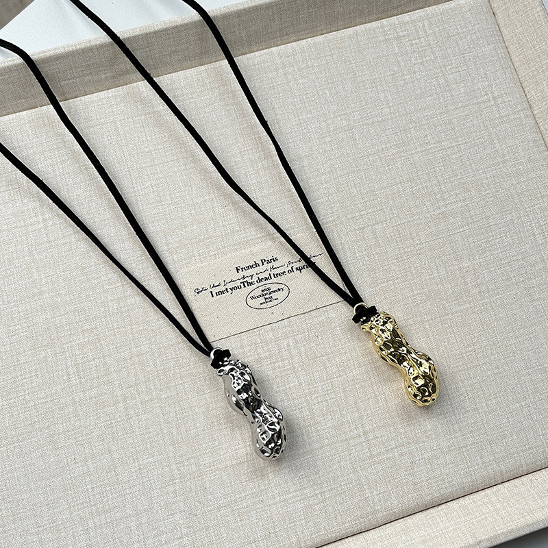 好事花生黑色长皮绳项链女2024新款长款吊坠毛衣链高级感挂绳配饰,淘宝优惠券,粉丝福利购,淘宝优惠卷