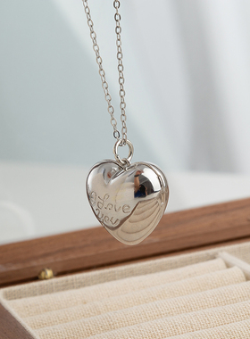 银色爱心吊坠项链女韩系金属夸张轻奢小众高级感简约毛衣链配饰