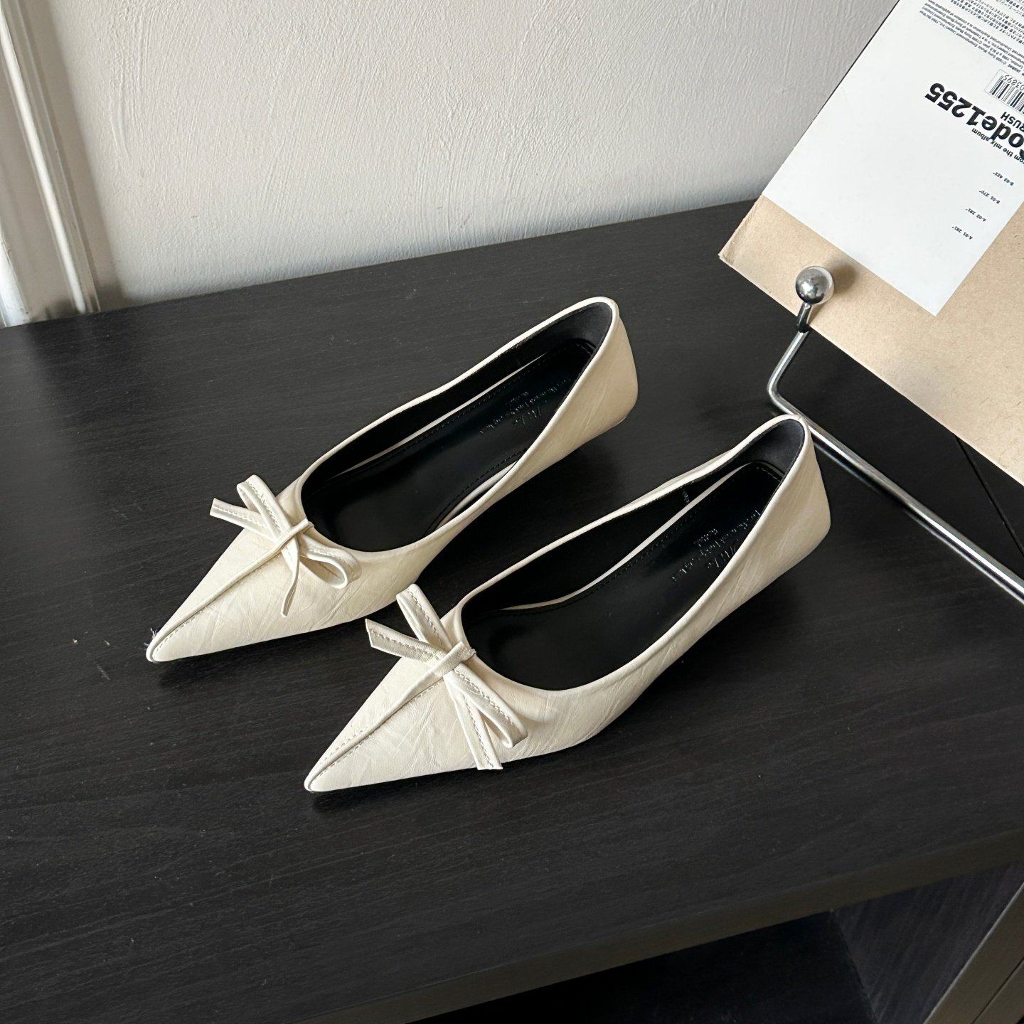 Mi Ke 2025年新款尖头蝴蝶结浅口单鞋女粗跟百搭一脚蹬软底豆豆鞋,淘宝优惠券,粉丝福利购,淘宝优惠卷