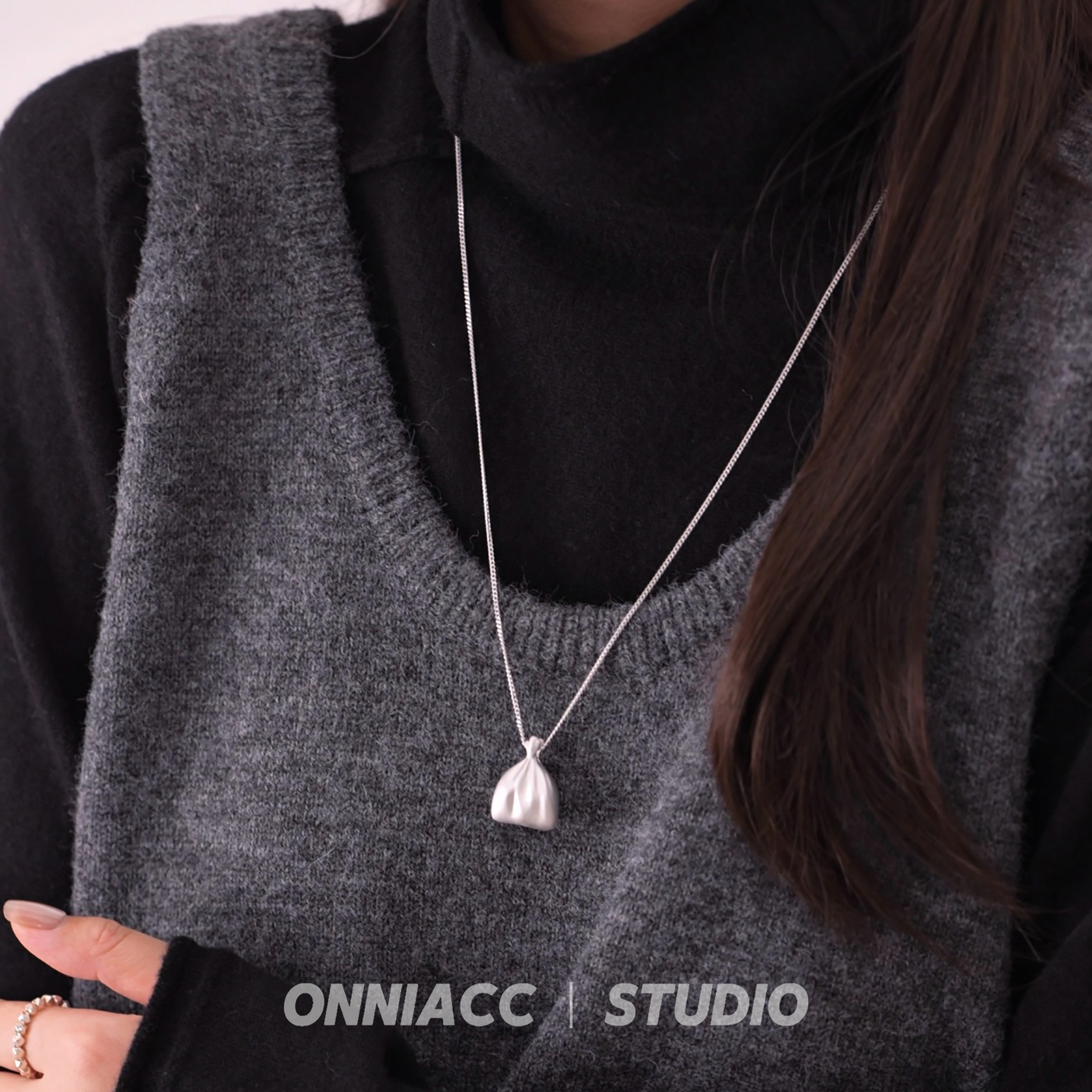 钱袋子福袋吊坠项链女长款毛衣链纯银配饰秋冬高级感轻奢小众简约 - 图2