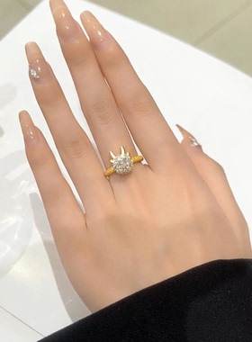 臻萌女钛钢朋克旋转龙头戒指