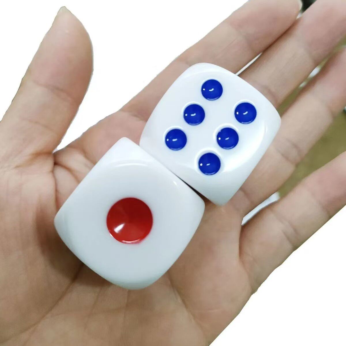 30mm大号骰子色子酒令筛子麻将手抛色子 趣味娱乐用品3厘米超大号,淘宝优惠券,粉丝福利购,淘宝优惠卷
