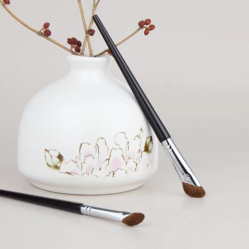 新品爆款镰刀斜角鼻影刷晕染刷小马毛斜头修容阴影刷沧州化妆刷子,淘宝优惠券,粉丝福利购,淘宝优惠卷