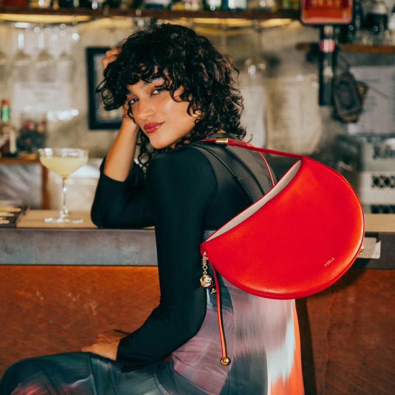 【早春新品】FURLA芙拉MOONSTONE牛皮中号女士单肩包腋下包,淘宝优惠券,粉丝福利购,淘宝优惠卷