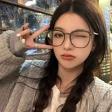 Цветовые очки холодного чая женская близорукость может быть использована для предотвращения Blu -Ray рамки плоское зеркало Маленькая красная книга из того же прилива глаз