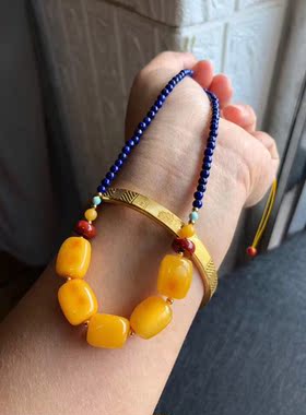 阿富汗青金石点缀鸡油黄老蜜蜡