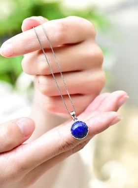 珠宝温柔风白金吊坠