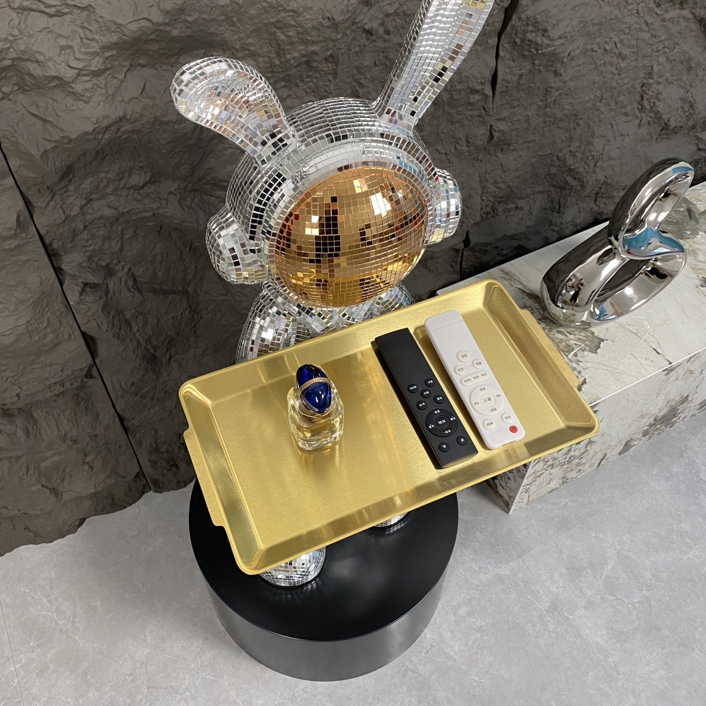 太空兔子轻奢高级感客厅电视柜旁大型落地摆件托盘存钱罐乔迁新居,淘宝优惠券,粉丝福利购,淘宝优惠卷