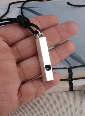 足银韩版创意学生可吹响刻字吊坠