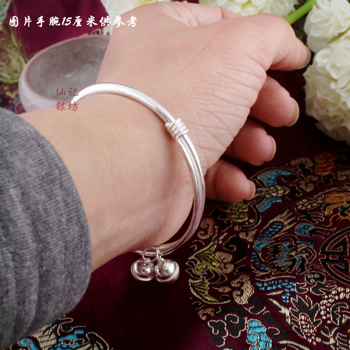 大人银手镯 足纯银镯子光面伸缩推拉圆镯实心女带铃铛吊坠首饰 999 大人银手镯 足纯银镯子光面伸缩推拉圆镯实心女带铃铛吊坠首饰 999