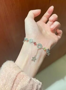 简约款卡通彩钻色姜饼人小熊手链精美百搭手环配饰爆款高颜值手饰