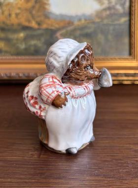 Beswick 贝斯维克 Beatrix Potter's 彼得兔系列刺猬大婶瓷偶摆件