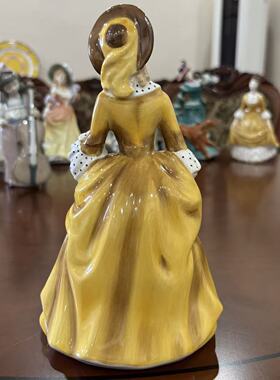 Royal Doulton 皇家道尔顿 1968年 Sandra桑德拉西洋收藏瓷偶摆件