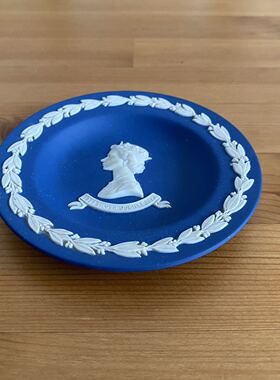 Wedgwood 韦奇伍德 1977年英国女王银禧收藏盘 绝版玉石浮雕瓷碟