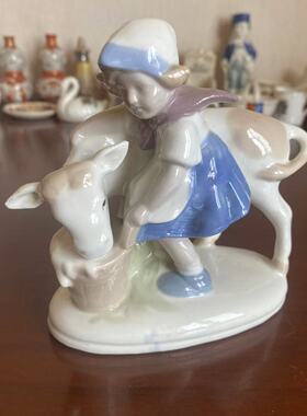 Under Glaze 德国 中古手绘摆件瓷偶 女孩与奶牛瓷器装饰瓷娃娃