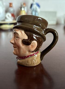 Royal Doulton 皇家道尔顿 英国迷你咖啡杯瓷摆件 手绘人物小酒杯