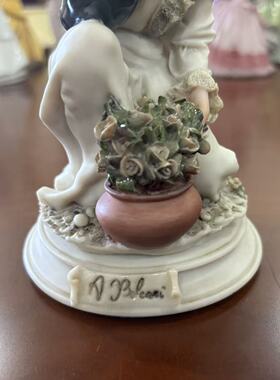 卡波迪蒙特 Capodimonte 意大利80年代冷瓷瓷偶 女孩花卉收藏摆件