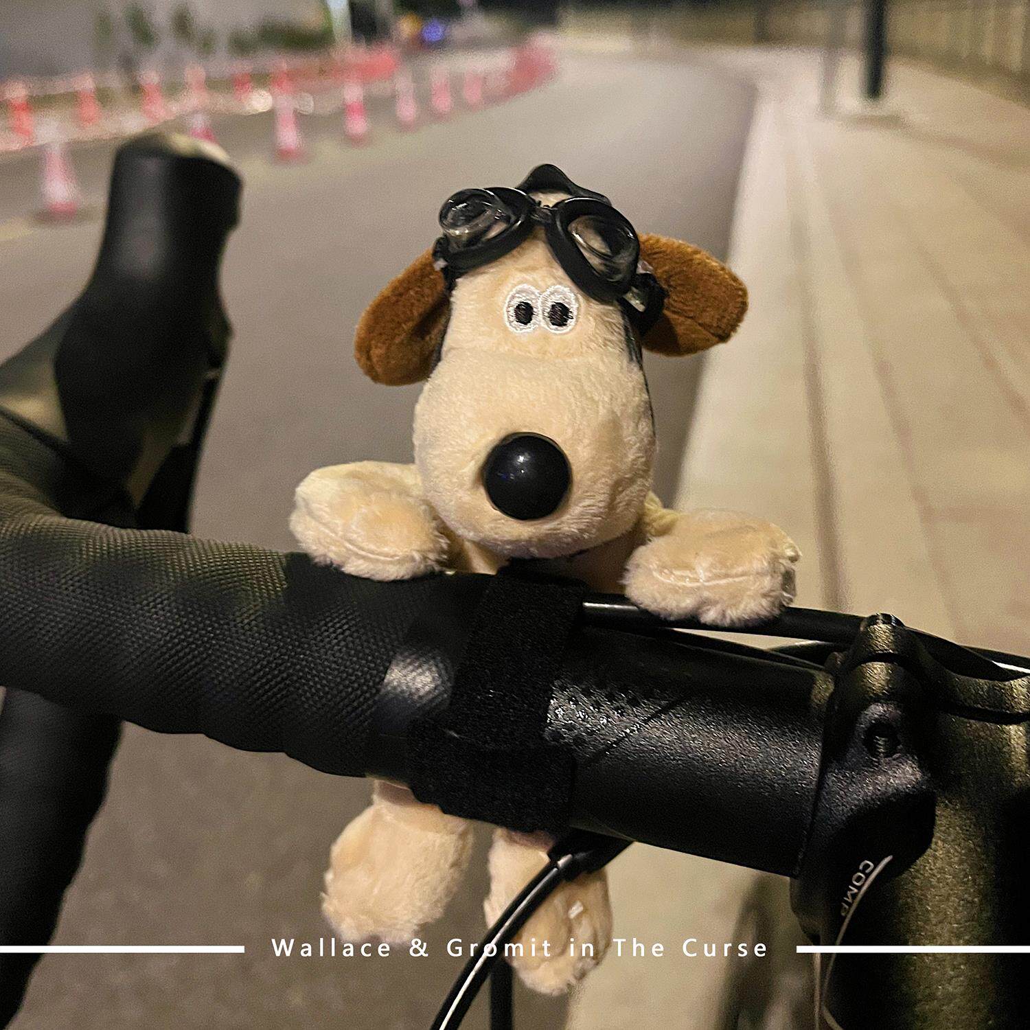 飞行员掌门狗自行车装饰骑行电动车车把挂件可爱公仔小配饰山地车