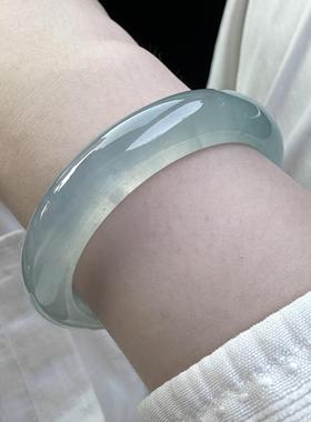 冰肌凝露冰蓝玉石手镯女款起刚