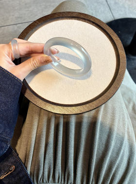 冰种天空蓝玉石手镯轻奢显白女款