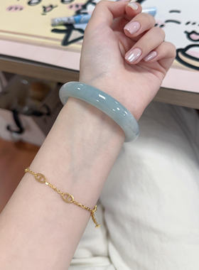 缅甸翡翠冰种浅绿色正圈手镯