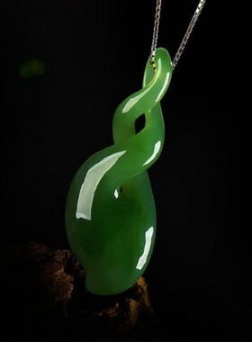 新款帝王绿阳绿色吊坠女款扭转乾坤吊坠石挂件菠菜绿项链吊坠百搭