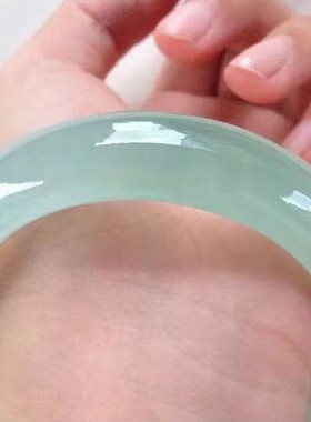高端翡翠色玉石手镯淡绿清晰绿飘花冰种捡漏少女手镯石英岩时尚