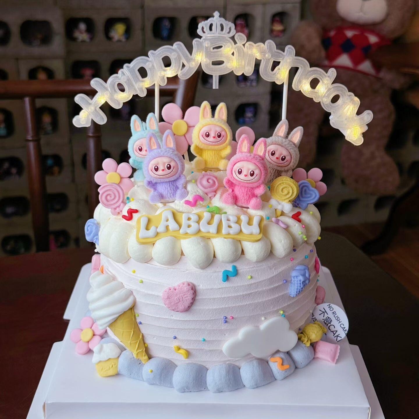 网红拉布布labubu蛋糕装饰摆件坐姿小兔子儿童生日快乐灯甜品插件,淘宝优惠券,粉丝福利购,淘宝优惠卷
