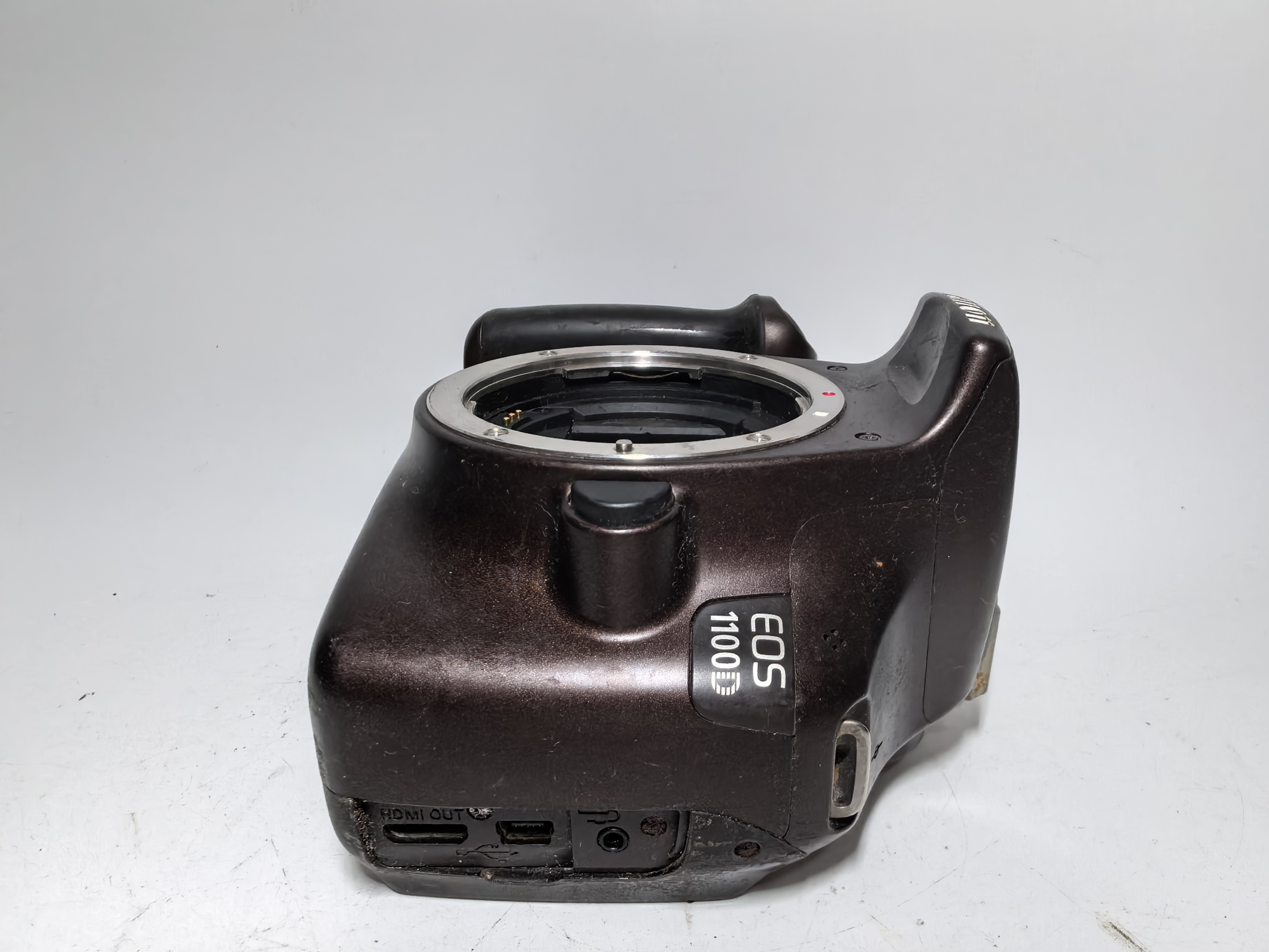 Scrapped cameras, second-hand Canon SLR cameras, EOS digital SLR cameras, broken deductible accessories, water intrusion machines