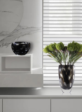 琉璃装饰使用轻奢现代客厅餐桌