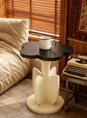 北欧风花朵树脂桌面摆件客厅