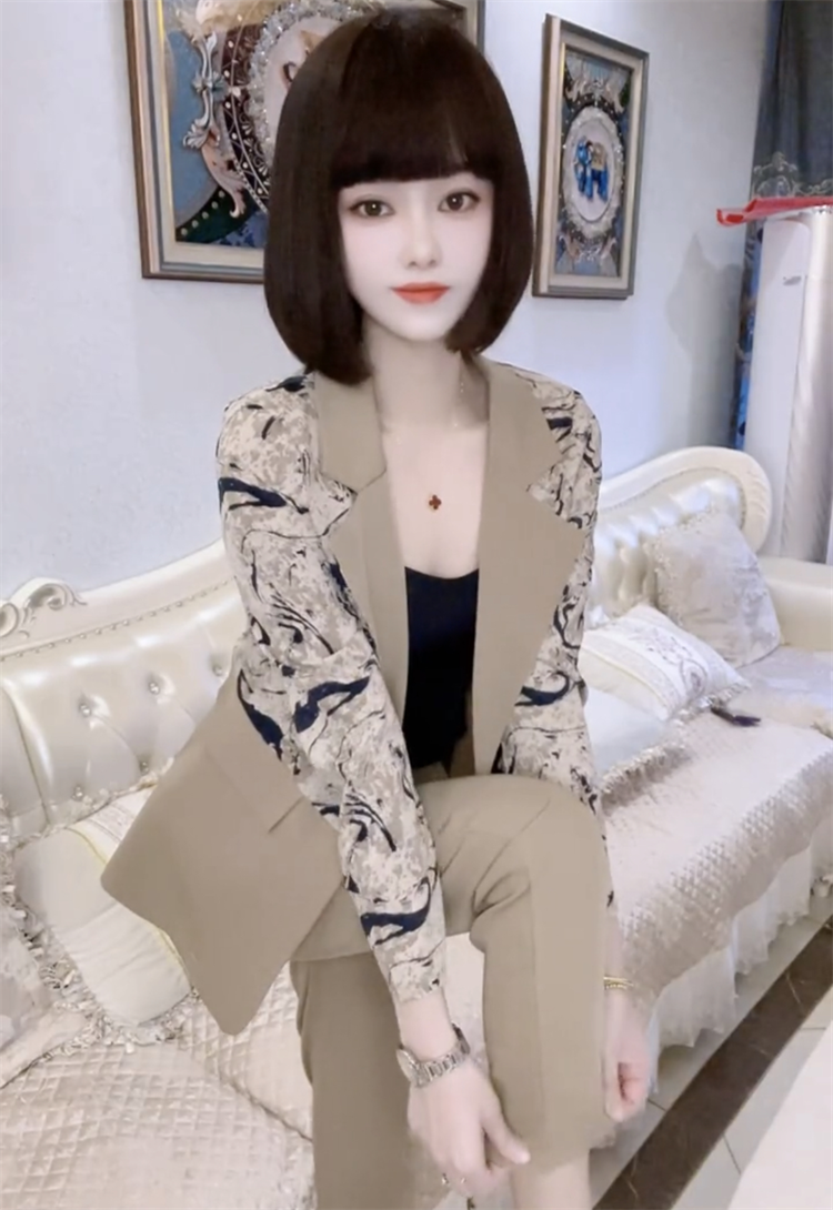 网红爆款时尚套装女2023春季款设计感拼接碎花修身西服+显瘦西裤-图3