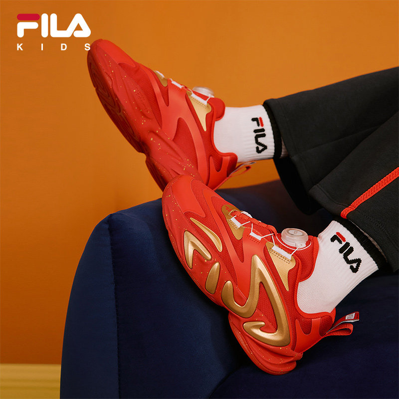 【FILA】中大童红色鞋子跑步鞋