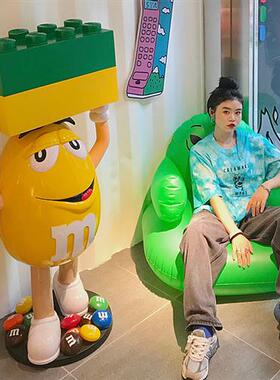 卡通大号mm豆摆件玻璃纤维雕塑家居客厅落地M豆人网红店铺装饰公