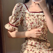 Small sub-style vintage tea break with gentle wind first love crushed flower square collar dress with sweetness and salt temperament small skirt