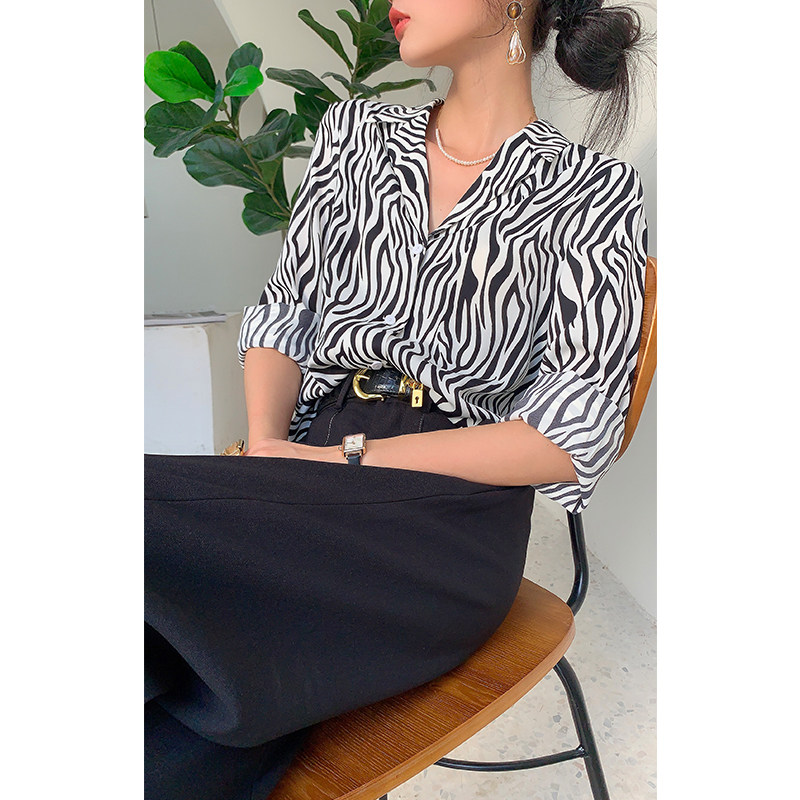 条纹女士设计感小众港风斑马纹衬衫 诞恩衬衫