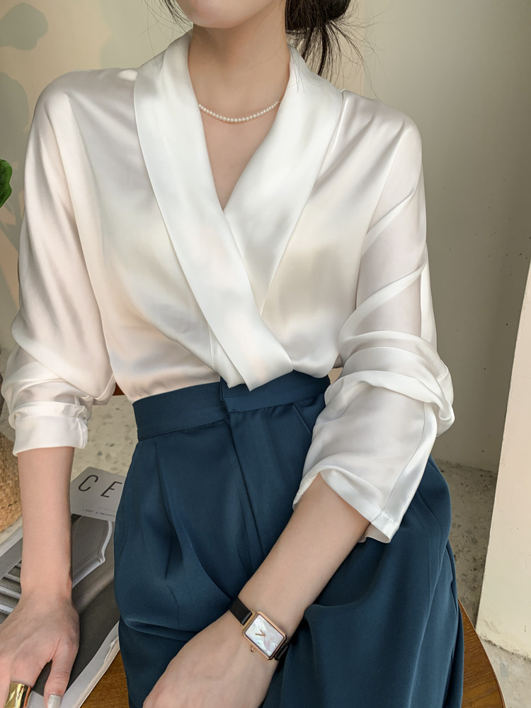 白色v领缎面设计感春秋高端衬衫 诞恩衬衫