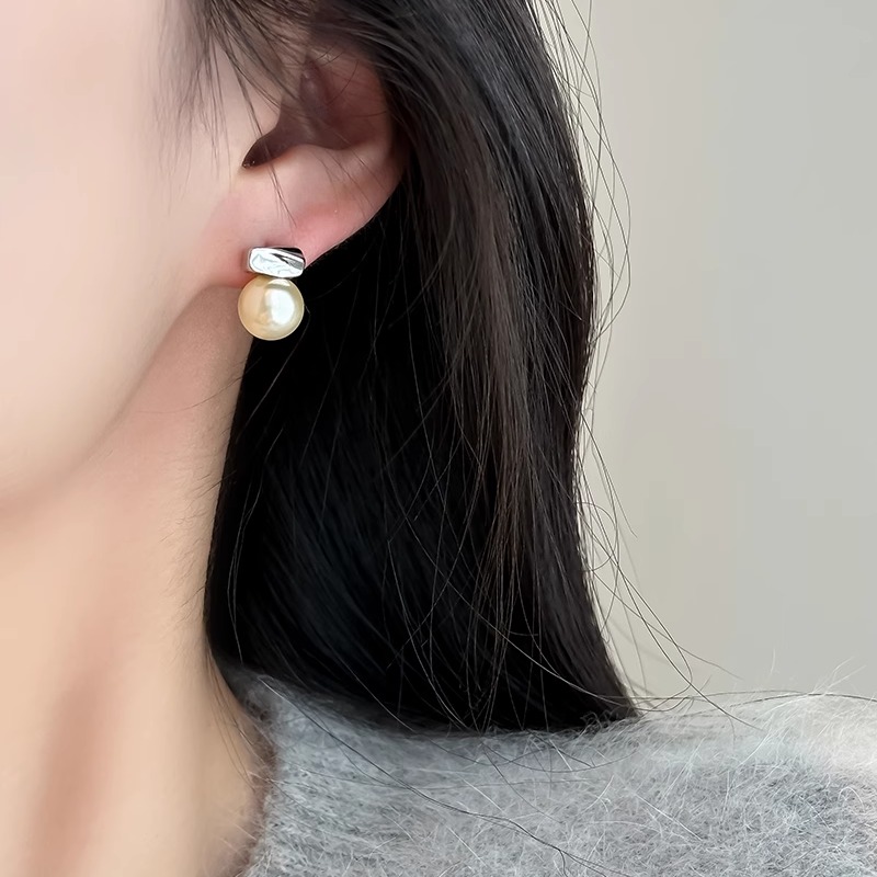 S925银针ins冷淡风金属珍珠耳环气质温柔通勤小耳钉短款时尚耳饰 - 图1