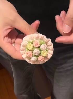 创意小众迷你手捧花戒指盒手工毛线钩针材料包求婚表白挂件
