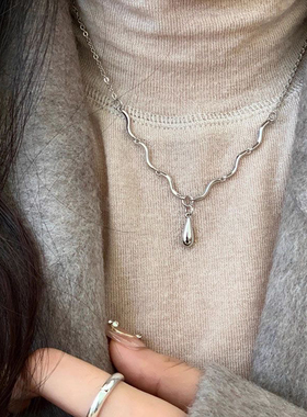 不规则波纹水滴项链2025新款小众设计高级感轻奢时尚精致吊坠项链
