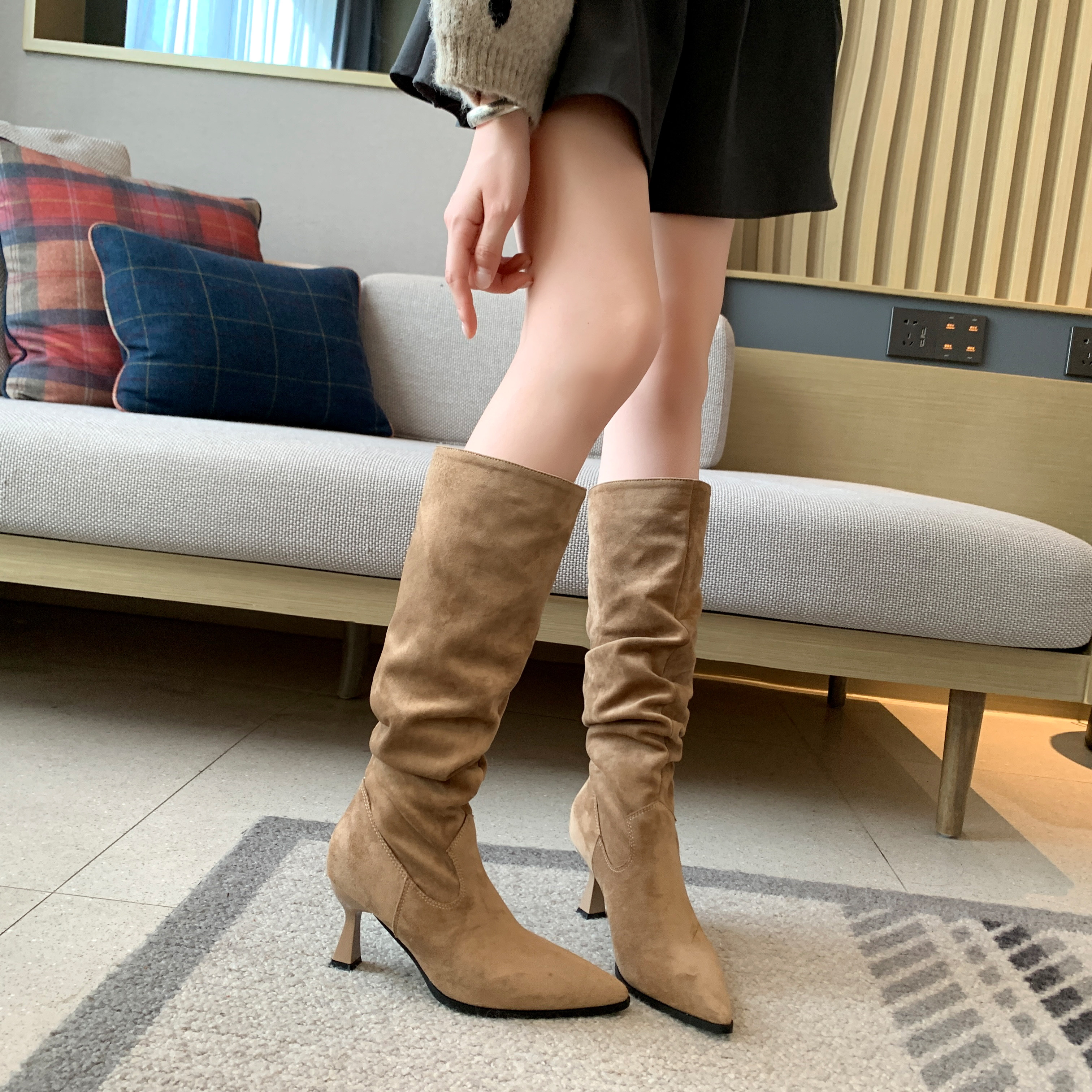 胖mm粗腿大筒围长筒靴高跟尖头堆堆靴美拉德骑士靴大码女靴41到43,淘宝优惠券,粉丝福利购,淘宝优惠卷