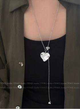 ins风银色爱心白水晶项链女韩系高级感毛衣链钛钢不掉色长款配饰