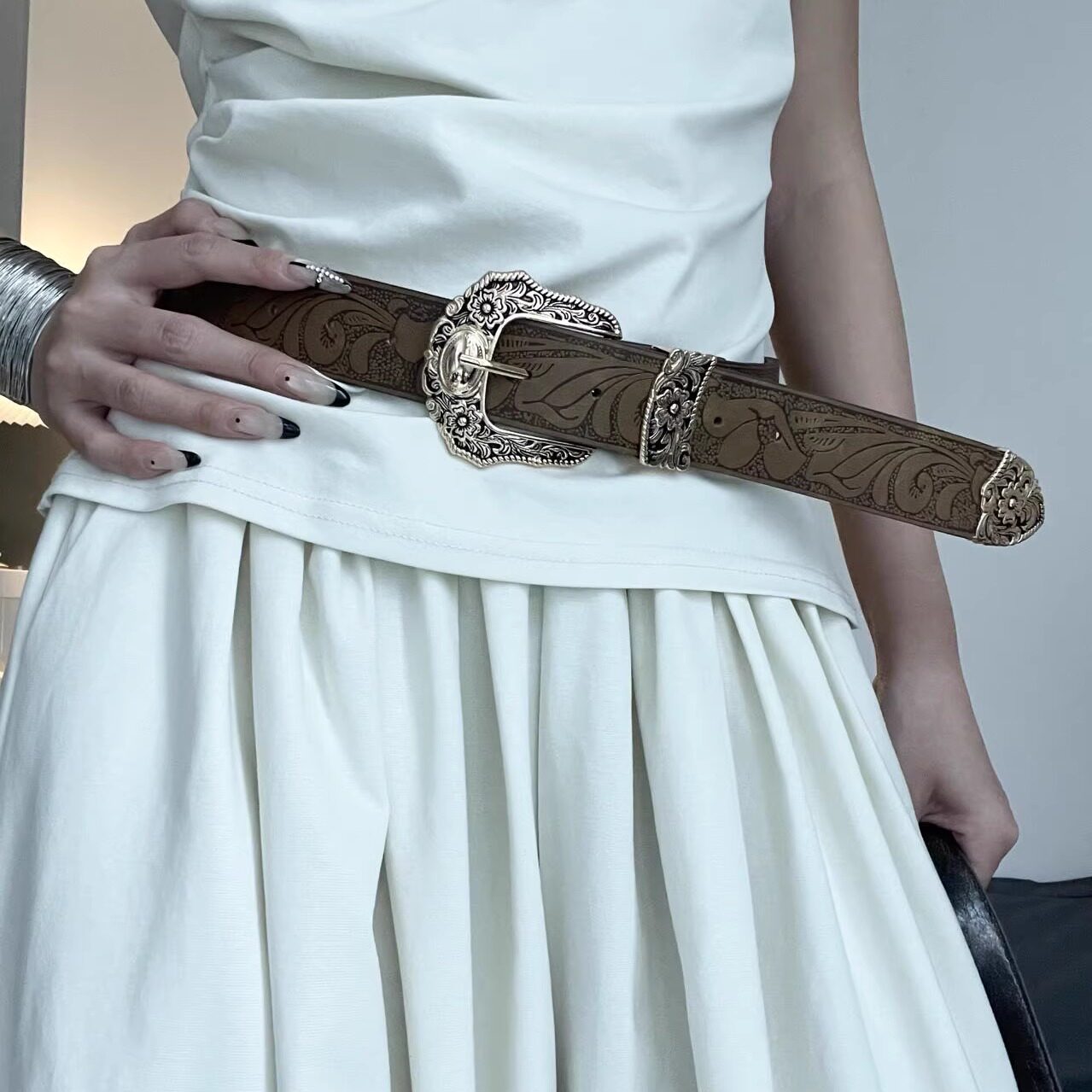 复古甜酷辣妹棕色雕刻皮带女y2k亚文化设计感雕花腰带2025年新款