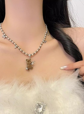 甜美可爱毛绒小熊吊坠项链女款巧克力色蝴蝶结爱心串珠锁骨链颈链