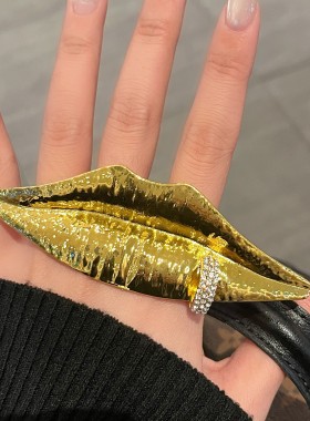 欧美宫廷风金属嘴唇戒指女轻奢气质款夸张手饰2025新款食指戒指环