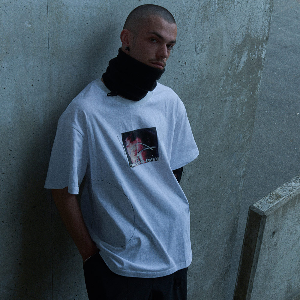 041125 3KASHAM 19SS金属流感束缚人脸文字宽松街头PHOTO TEE T恤 - 图1