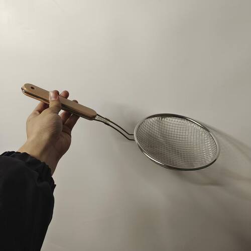 304不锈钢漏勺木手柄打沫厨房家用密网捞面超密豆浆果汁过滤网筛 - 图1