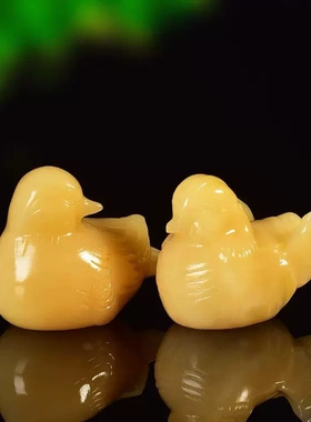 天然黄玉鸳鸯玉招财摆件